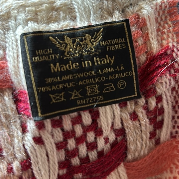 Two knitted lambs wool infinity scarves - Picture 4 of 7